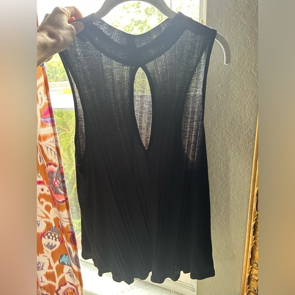 Free People Tops - Free People key hole top.